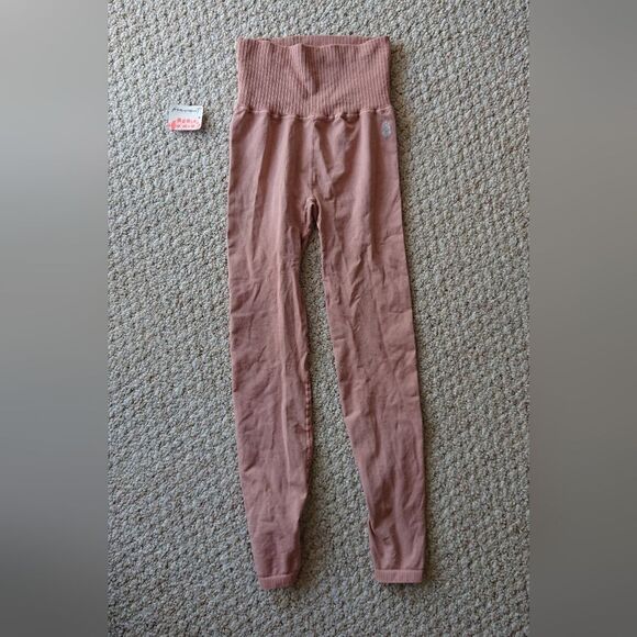 Free People Movement Good Karma High Rise Leggings in Desert Dune size XS/S - Picture 2 of 12